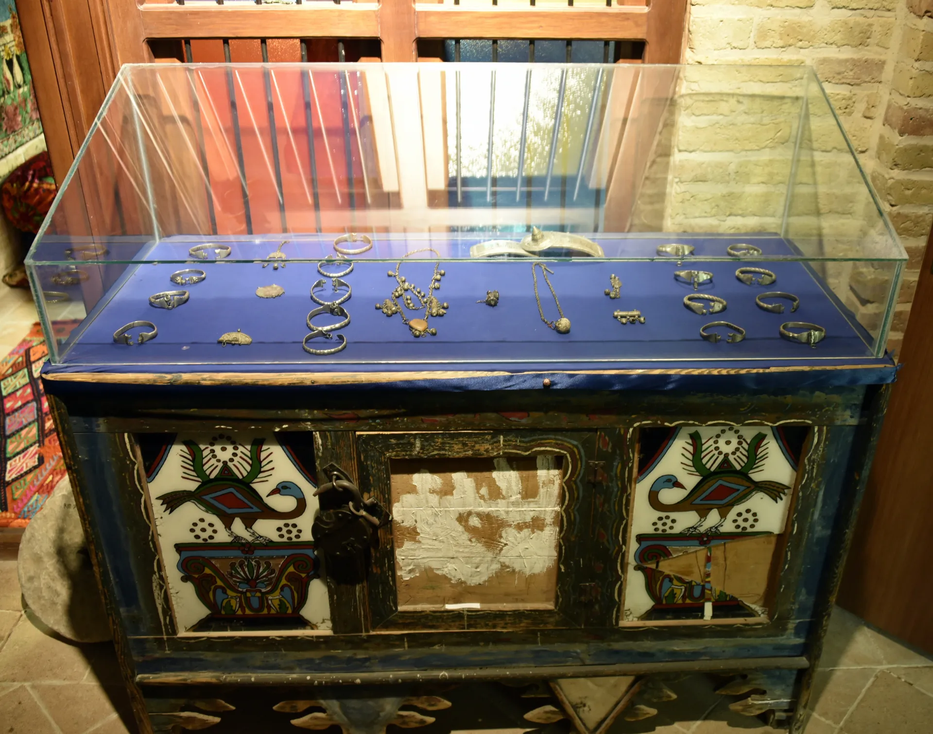 Traditional Kurdish silver and gold jewelry, Sulaymaniyah